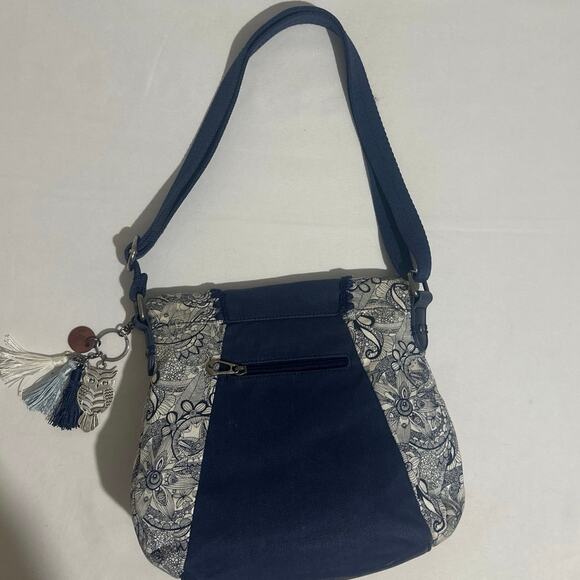 Sakroot Canvas Fold Over crossbody Hand bag clean blue& white W/owl & charms - Picture 2 of 16